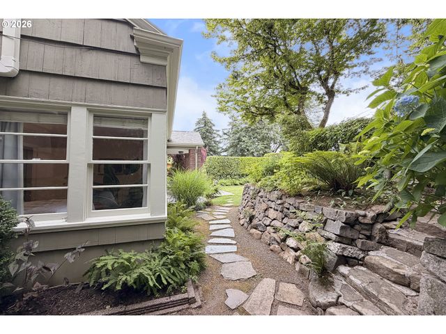 8109 Sw 6TH Ave, Portland, OR 97219