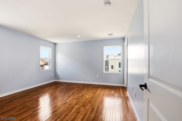 741 Seaport Dr, Elizabeth City, NJ 07201