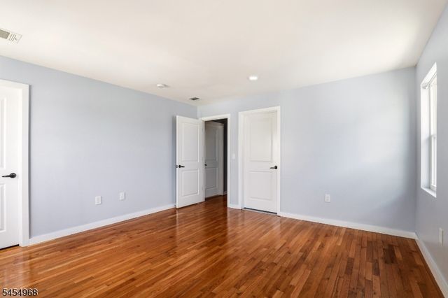 741 Seaport Dr, Elizabeth City, NJ 07201