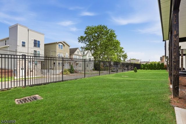741 Seaport Dr, Elizabeth City, NJ 07201