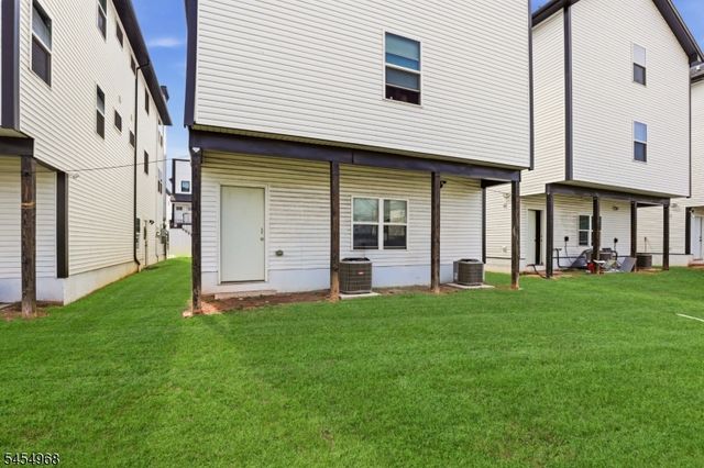 741 Seaport Dr, Elizabeth City, NJ 07201