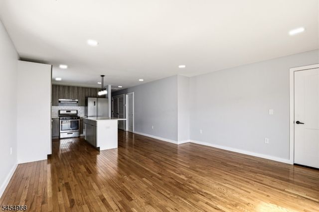 741 Seaport Dr, Elizabeth City, NJ 07201