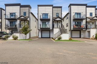 741 Seaport Dr, Elizabeth City, NJ 07201