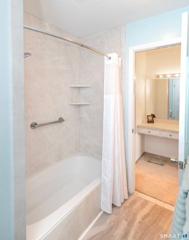 81 Main Street 15B, Branford, CT 06405