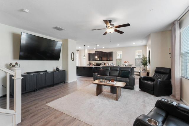 5713 Antique Rose Way, Riverbank, CA 95367