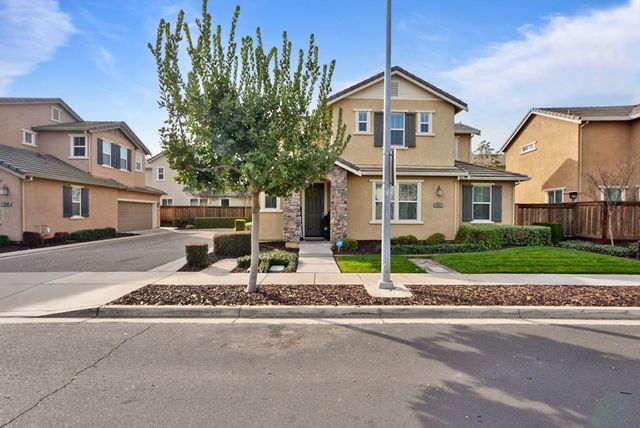 5713 Antique Rose Way, Riverbank, CA 95367