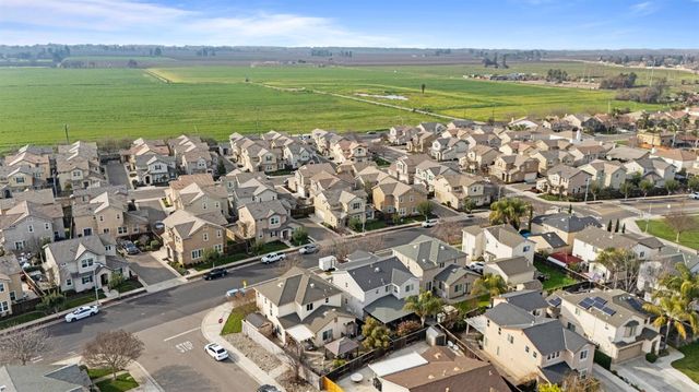 5713 Antique Rose Way, Riverbank, CA 95367