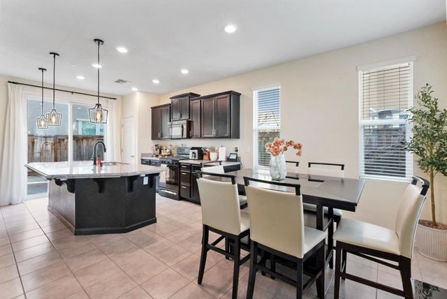 5713 Antique Rose Way, Riverbank, CA 95367