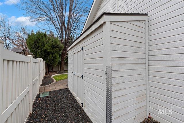 2998 E Shadowwolf Dr, Eagle, ID 83616