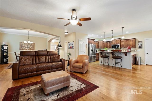 2998 E Shadowwolf Dr, Eagle, ID 83616