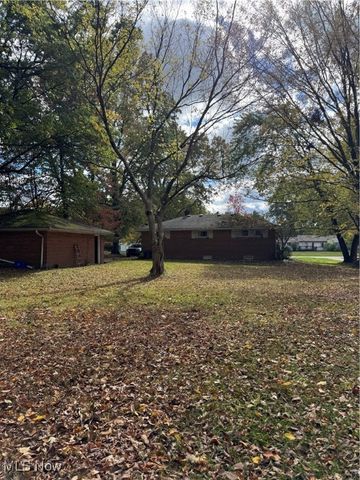 1029 Maple Street, Tallmadge, OH 44278