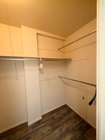 700 N Bruce Lane 211, Glenwood, IL 60425