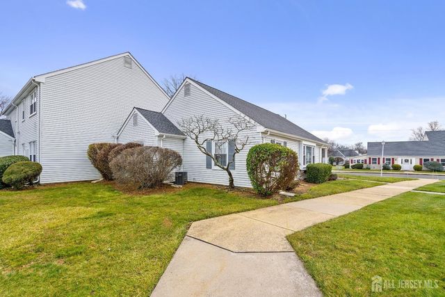 142 Providence Way C, Middlesex, NJ 08831