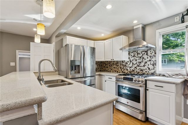 770 5th St, Beaver, PA 15009