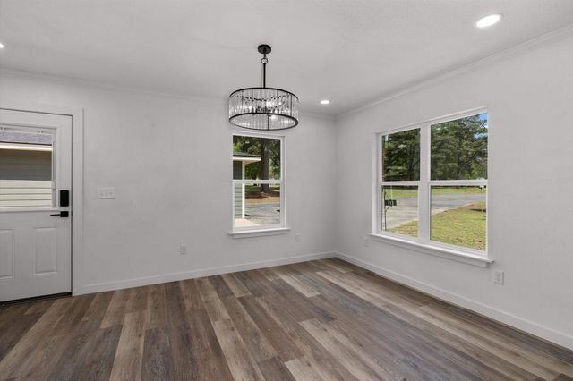 145 Madison Dr, Longview, TX 75603