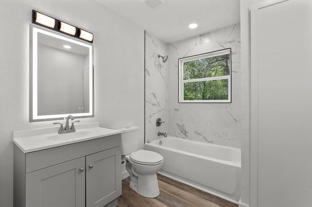 145 Madison Dr, Longview, TX 75603