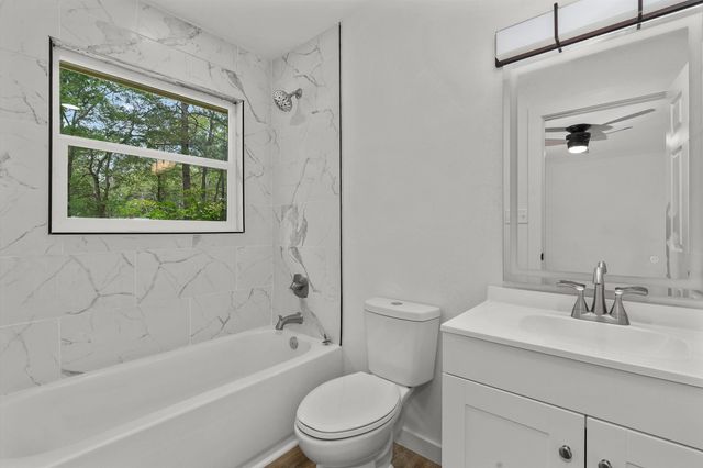 145 Madison Dr, Longview, TX 75603