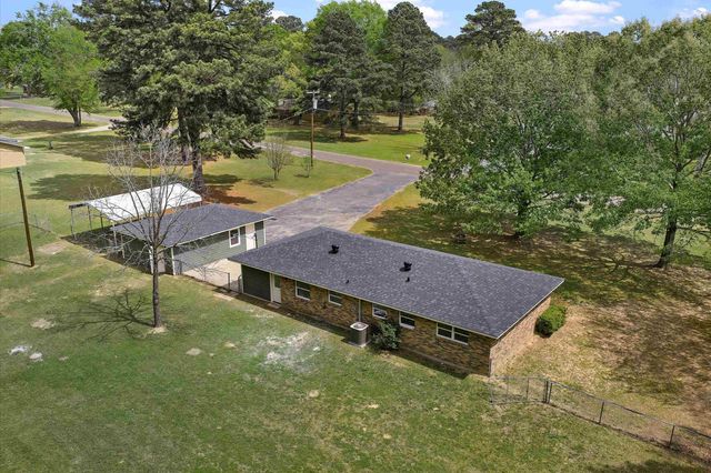 145 Madison Dr, Longview, TX 75603