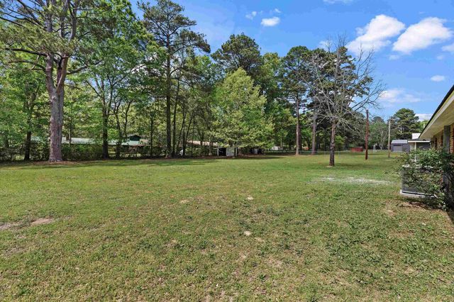 145 Madison Dr, Longview, TX 75603