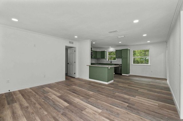 145 Madison Dr, Longview, TX 75603