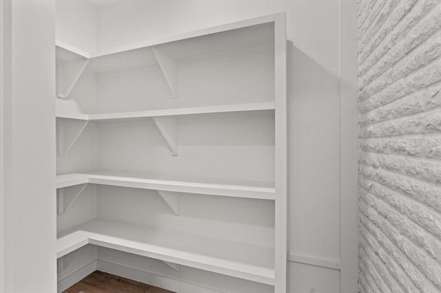 145 Madison Dr, Longview, TX 75603