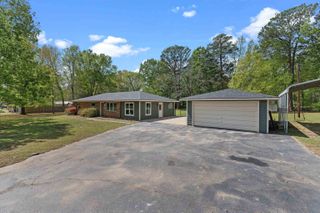 145 Madison Dr, Longview, TX 75603