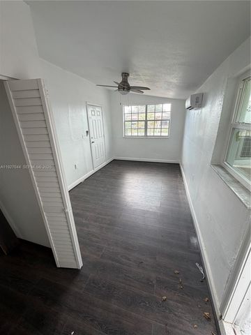 12455 SW 185th Ter, Miami, FL 33177