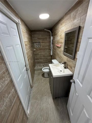 12455 SW 185th Ter, Miami, FL 33177