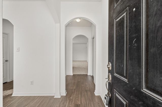 718 Crystal Lakes Drive, Brookshire, TX 77423