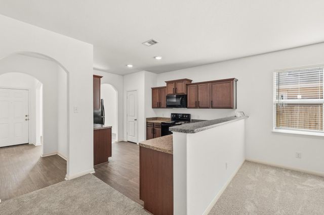 718 Crystal Lakes Drive, Brookshire, TX 77423