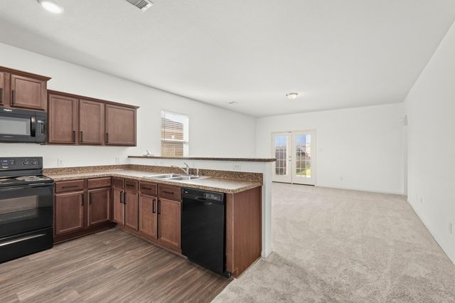 718 Crystal Lakes Drive, Brookshire, TX 77423