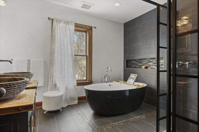 318 W Lakeside Street, Madison, WI 53715