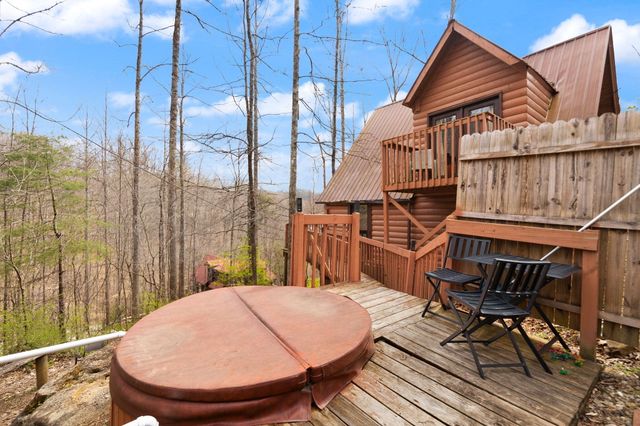 99 Debbie Lane, Slade, KY 40376