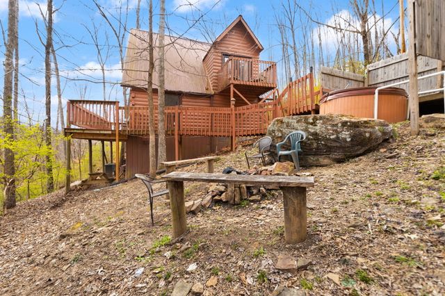 99 Debbie Lane, Slade, KY 40376