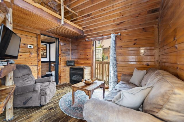 99 Debbie Lane, Slade, KY 40376