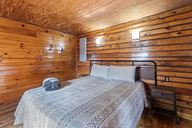 99 Debbie Lane, Slade, KY 40376