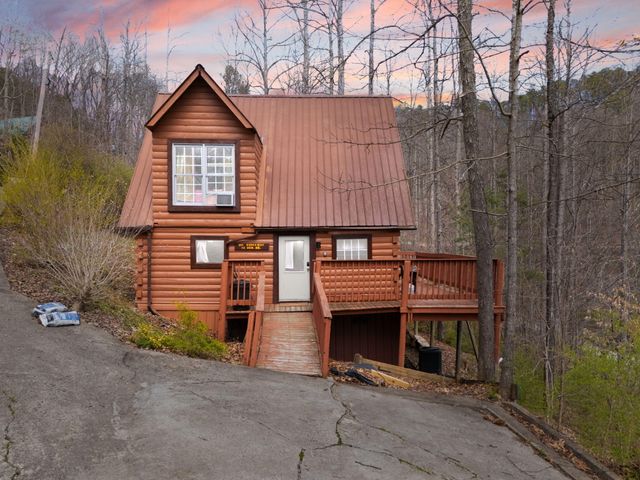 99 Debbie Lane, Slade, KY 40376