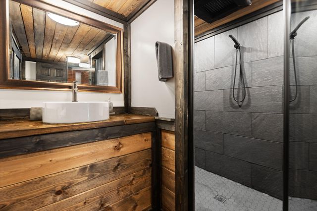 99 Debbie Lane, Slade, KY 40376