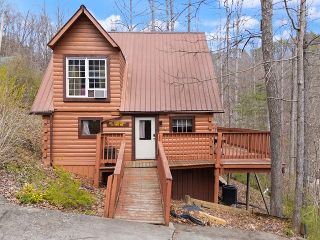 99 Debbie Lane, Slade, KY 40376