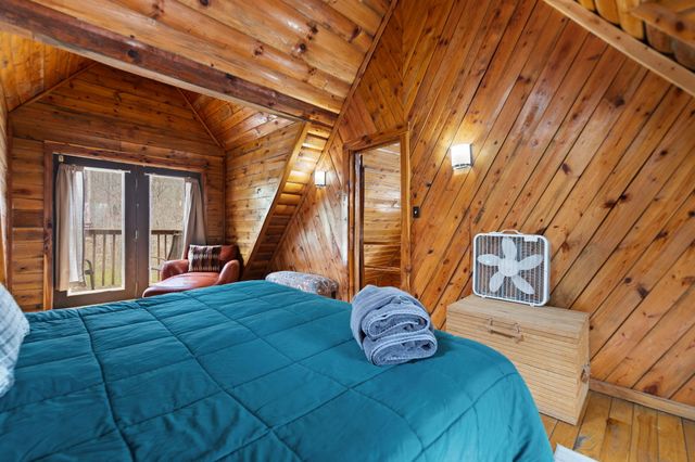 99 Debbie Lane, Slade, KY 40376