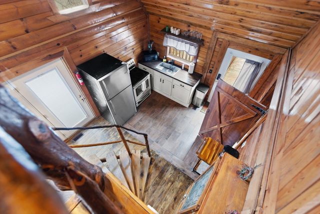 99 Debbie Lane, Slade, KY 40376