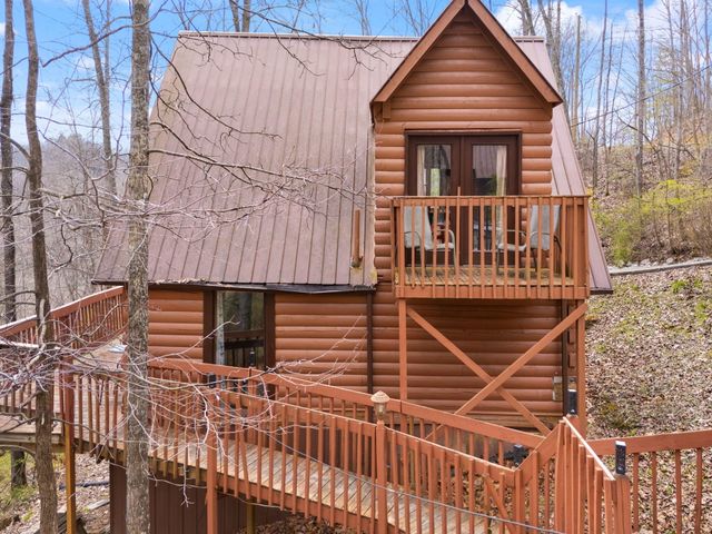 99 Debbie Lane, Slade, KY 40376