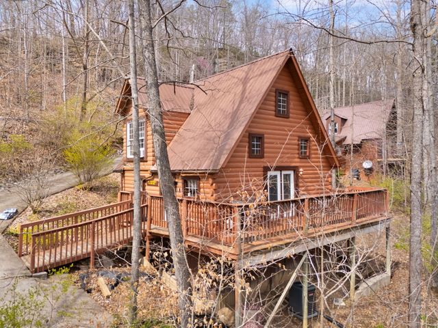 99 Debbie Lane, Slade, KY 40376