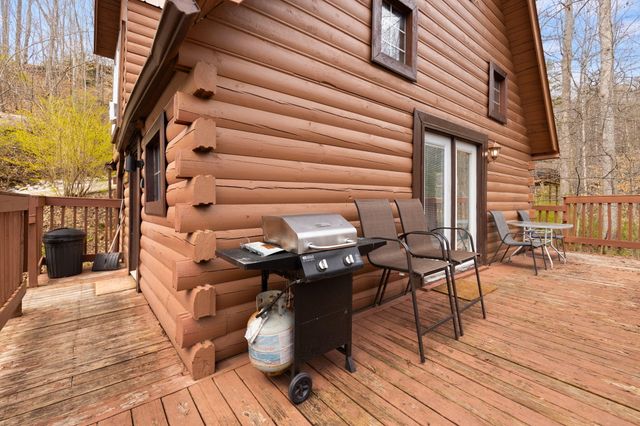 99 Debbie Lane, Slade, KY 40376