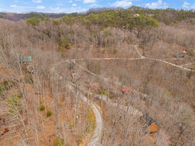 99 Debbie Lane, Slade, KY 40376