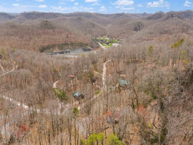 99 Debbie Lane, Slade, KY 40376