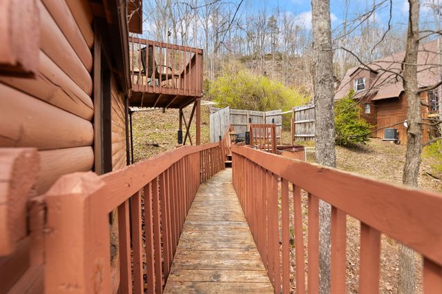 99 Debbie Lane, Slade, KY 40376