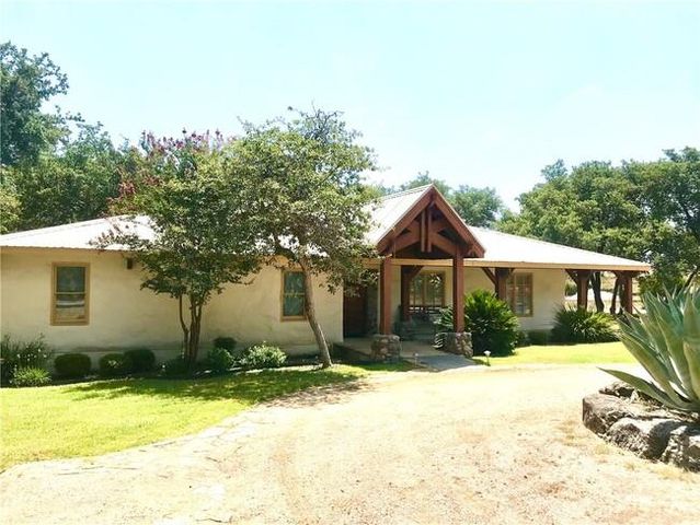 3209 Crosswind DR, Spicewood, TX 78669