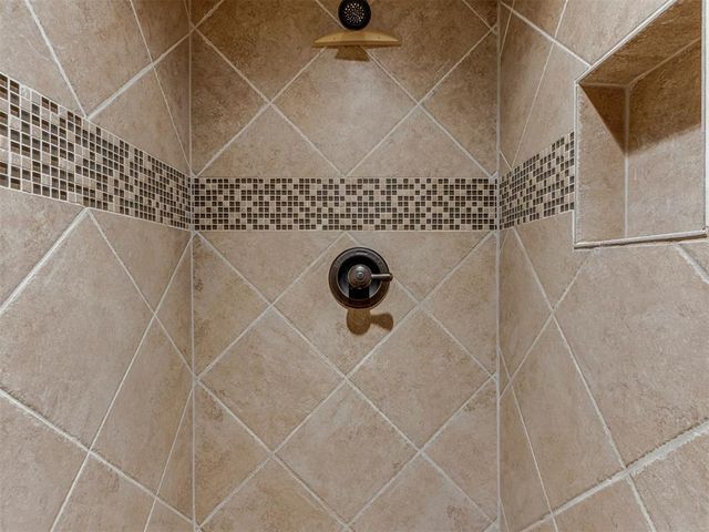 5705 NW 60th Street, Warr Acres, OK 73122