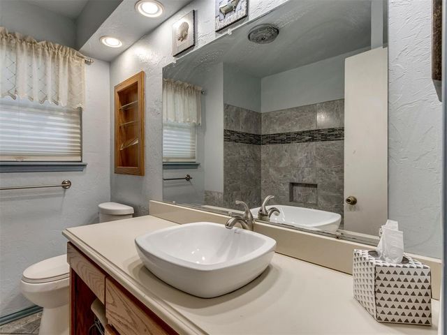 5705 NW 60th Street, Warr Acres, OK 73122